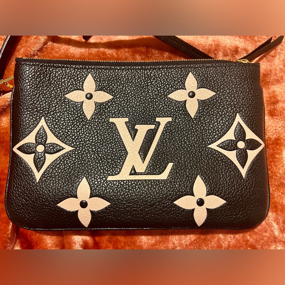 LV Double Zip Pochette - Picture 3 of 11